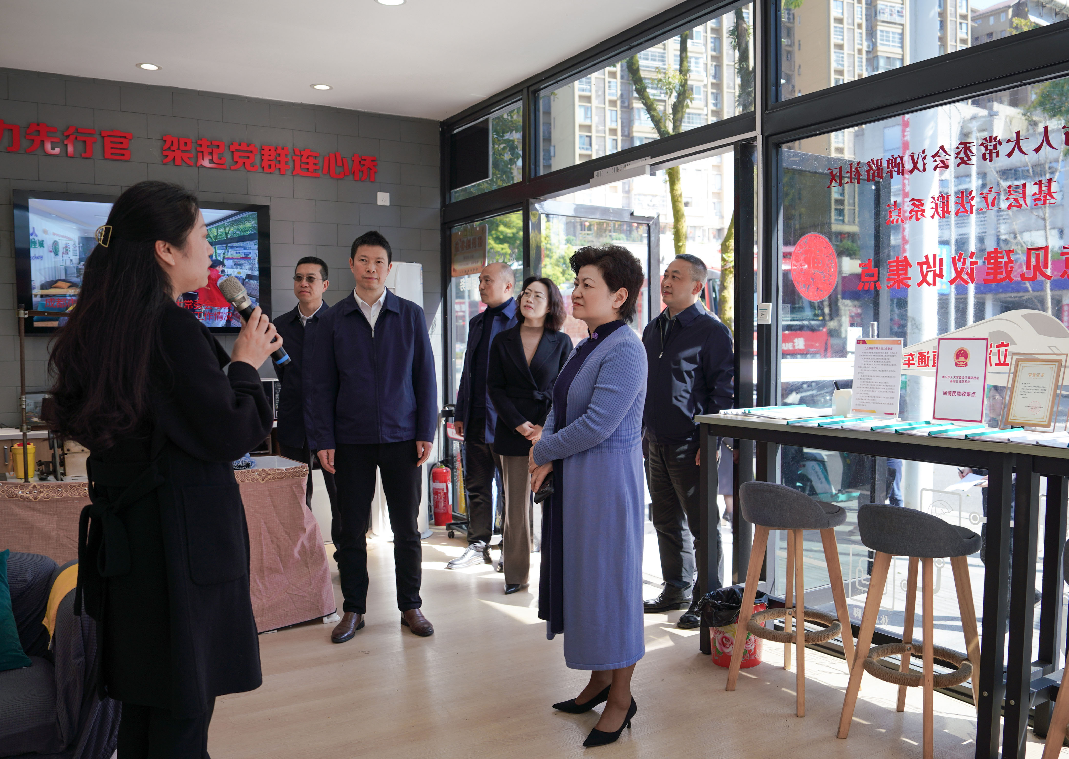 市人大常委会主任吴宏到雨城区调研人大工作