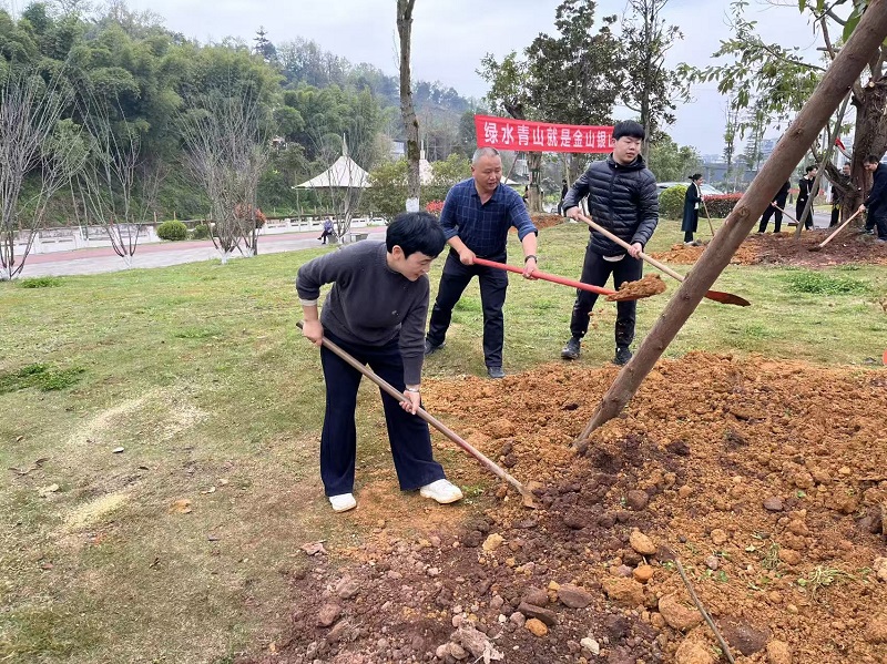 名山人大0312践行“两山”理念  共筑生态家园雅安市名山区人大常委会领导带头参加义务植树活动 - 副本.jpg