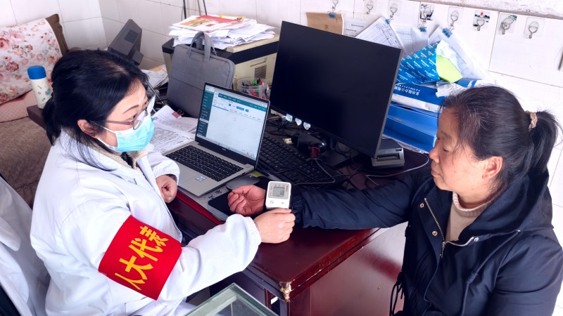 一支听诊器 一颗为民心——记飞仙关镇人大代表程丽美二十六载基层坚守