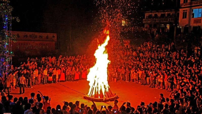 宝峰乡举办浓情七月火把节活动.jpg