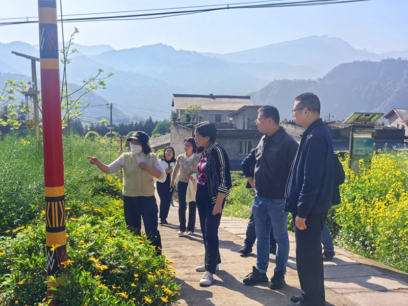 荥经县人大常委会法工委和农业工委联合开展《规定》实施情况专题调研_副本.jpg