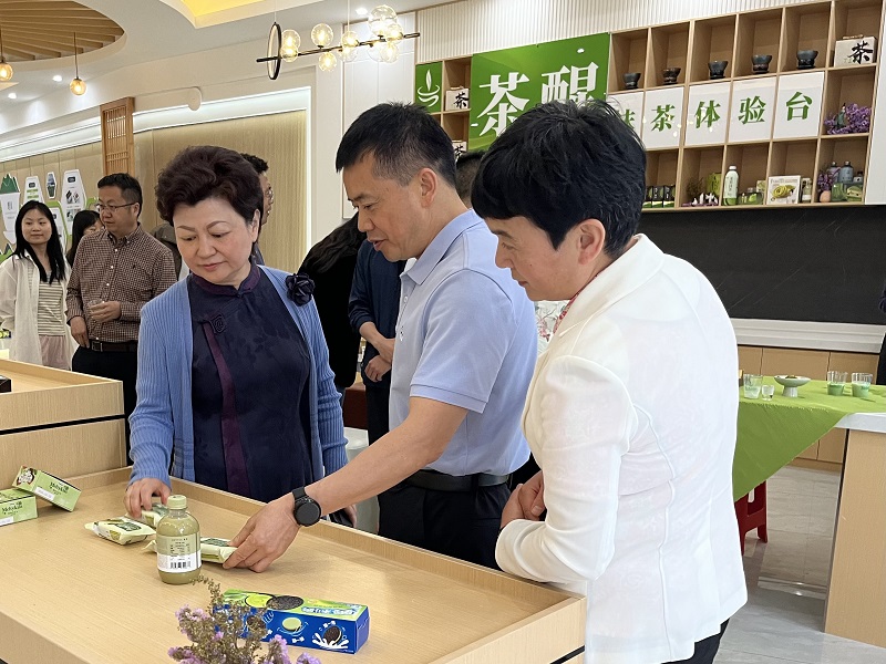吴宏率队赴名山区调研茶产业发展情况 以茶产业转型升级推动区域高质量发展