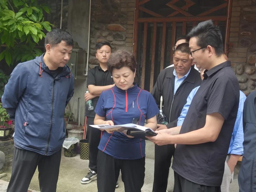 吴宏赴宝兴县宣讲省委全会精神 立足文化资源生态优势 打造富民强村支柱产业