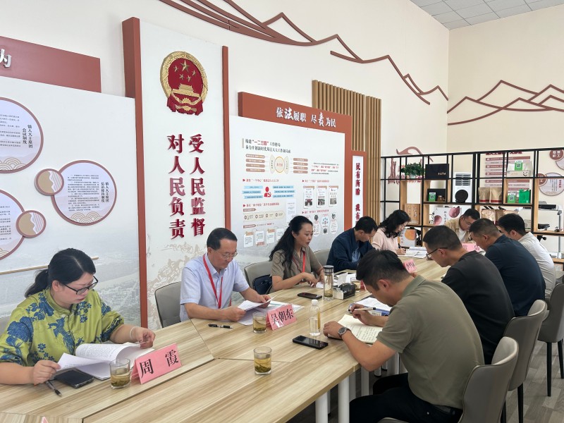 区人大常委会执法检查组开展《中华人民共和国噪声污染防治法》执法检查.jpg