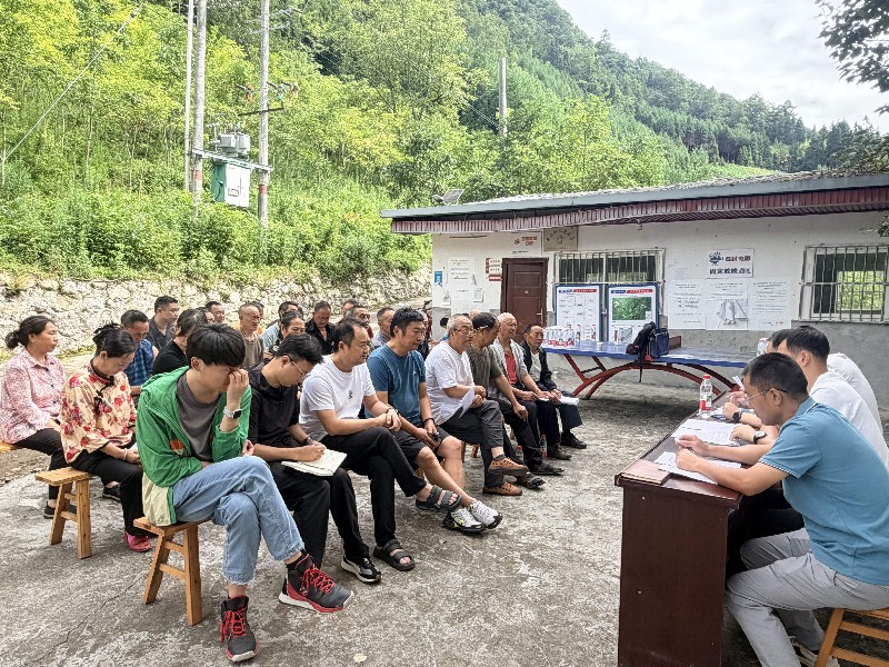 01坝坝会收集民意.jpg