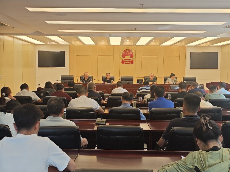 001在职工会上传达学习全市县乡人大换届选举工作座谈会议暨统计工作培训会议精神_副本_副本.jpg