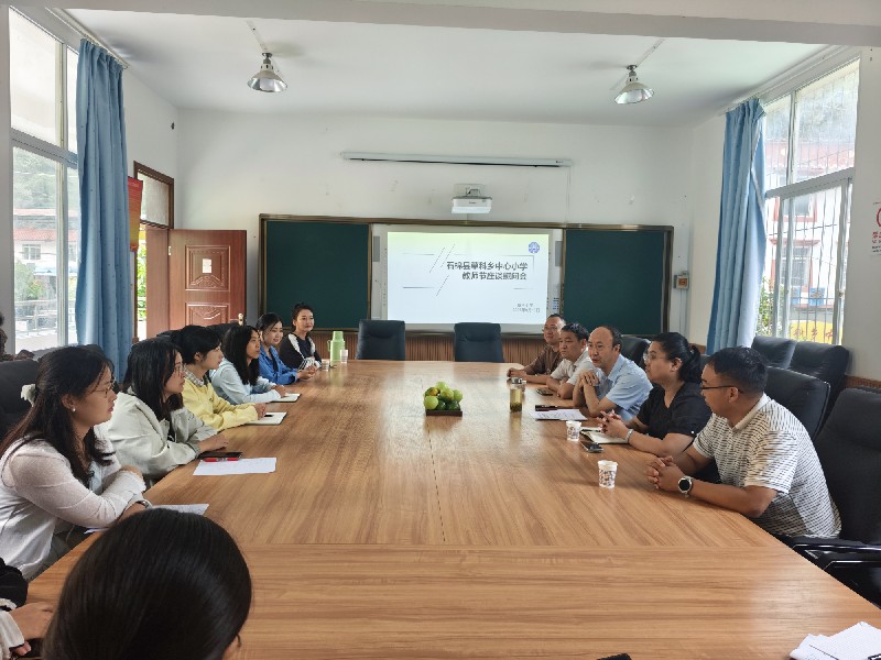 情暖教师节 慰问寄初心—县人大常委会副主任张道杲走访慰问乡镇小学教师
